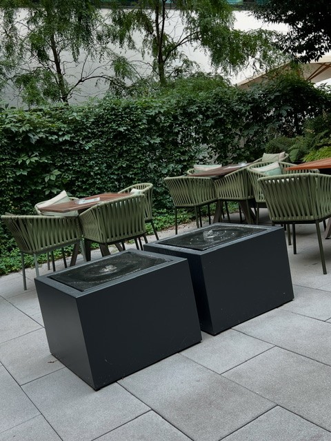 gartensilber-wasserkubus-wasserobjekt-mit-stahlmantel-geschlossenes-system image 4